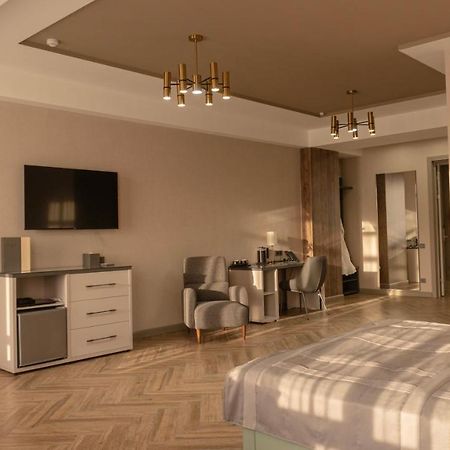 Five Hotel Bişkek Dış mekan fotoğraf