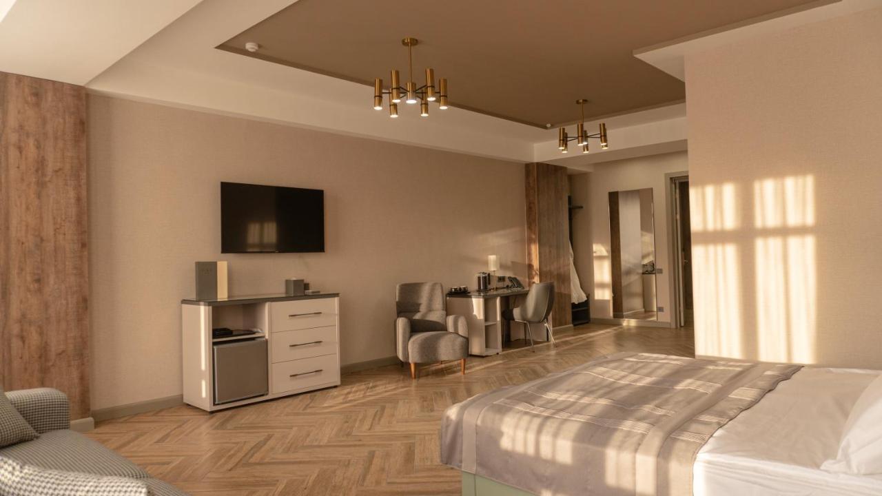 Five Hotel Bişkek Dış mekan fotoğraf