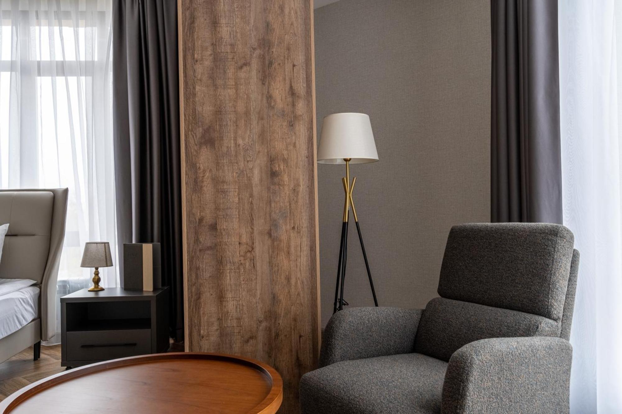 Five Hotel Bişkek Dış mekan fotoğraf