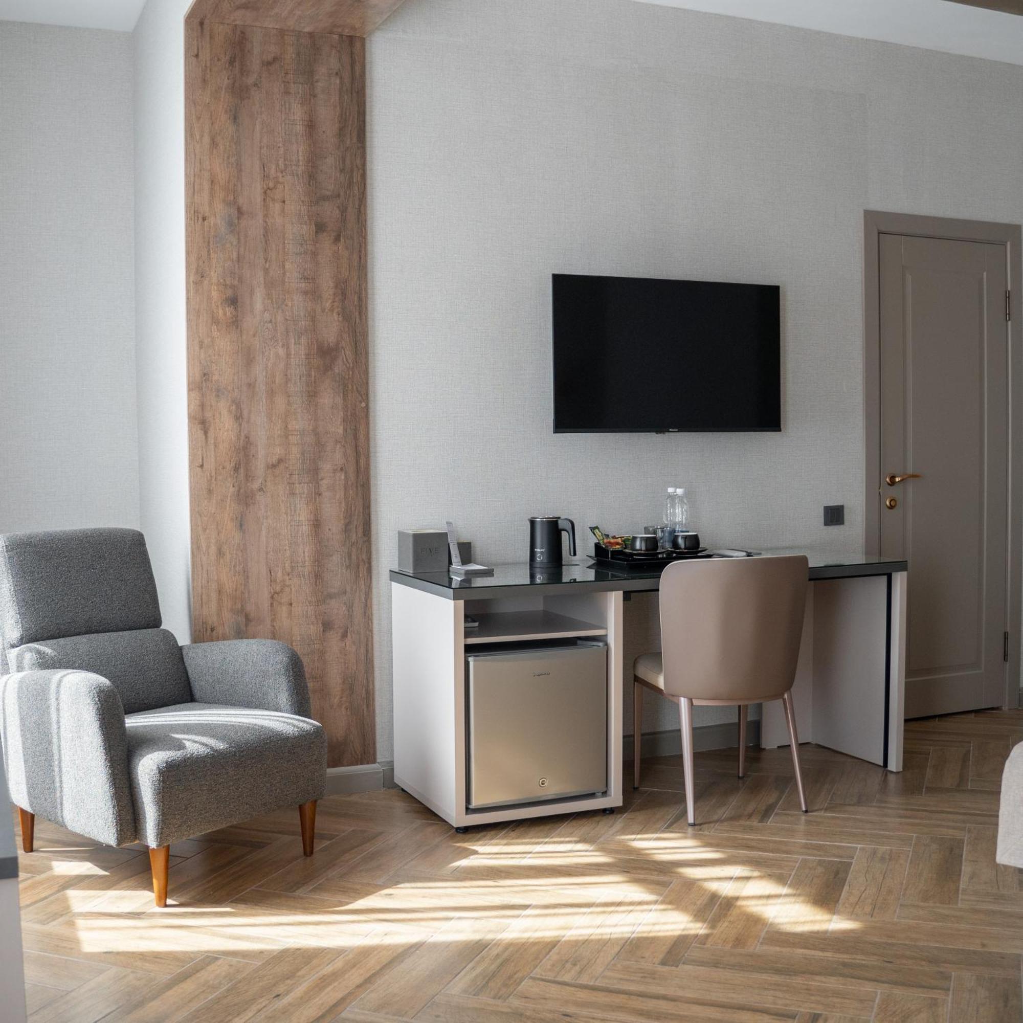 Five Hotel Bişkek Dış mekan fotoğraf